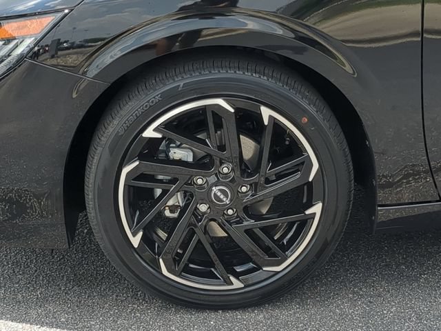 New 2026 Nissan Sentra SR w/ Floor Mat Package FWD image 10