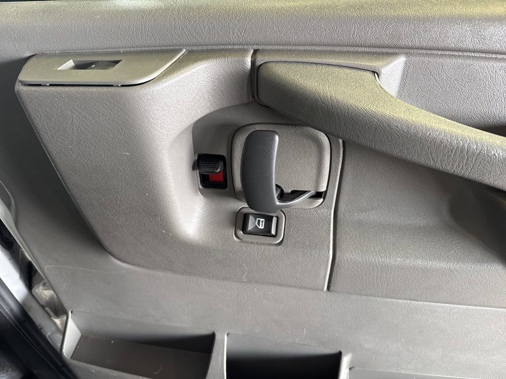 Used 2014 Chevrolet Express 1500 image 18