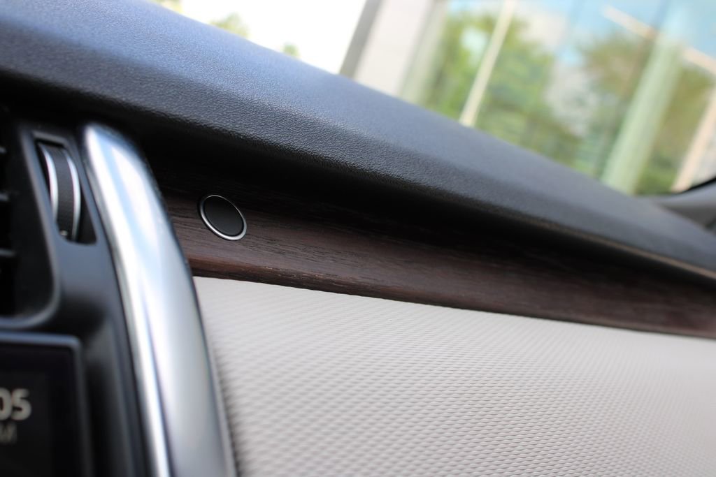 Used 2022 Land Rover Discovery HSE R-Dynamic AWD/4WD image 12