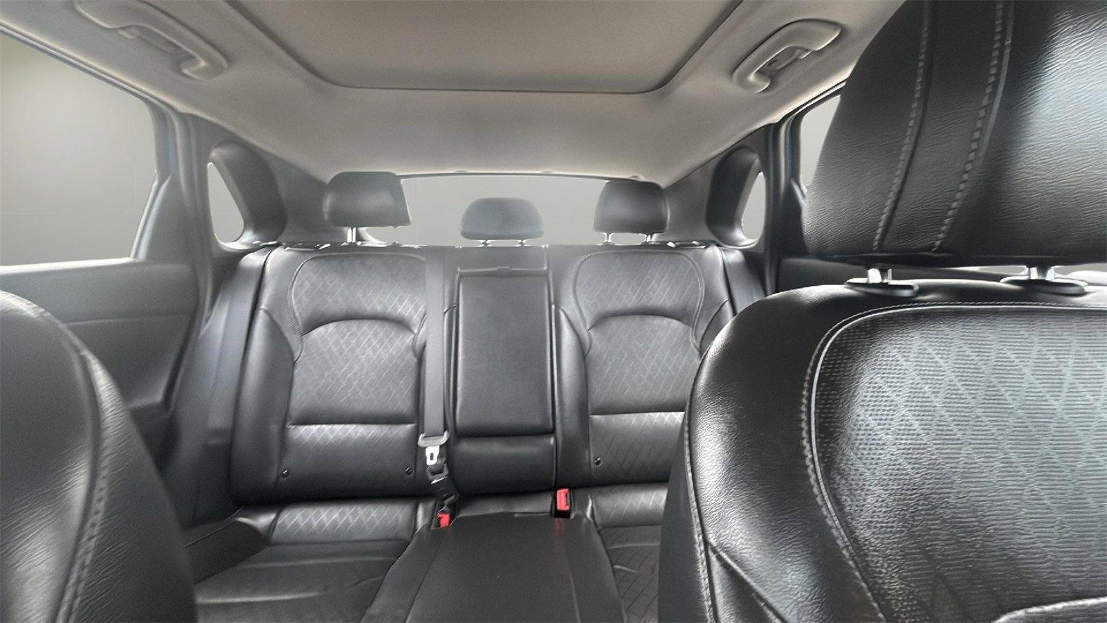 Used 2018 Hyundai Elantra GT w/ Tech Package 03 image 12