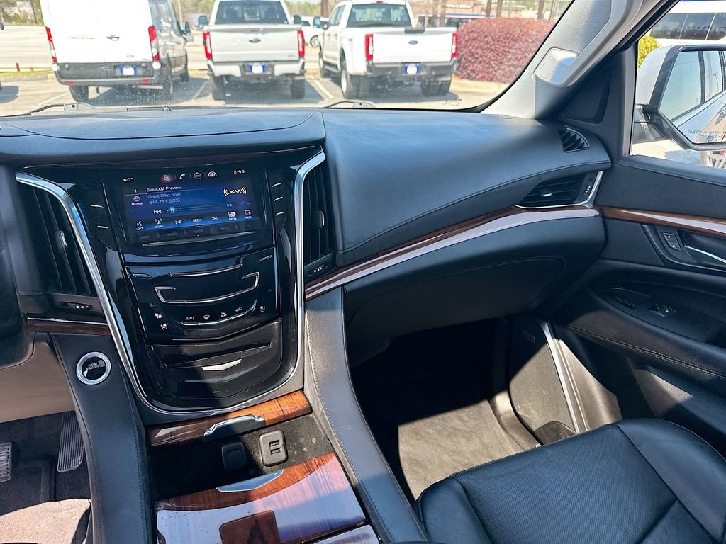 Used 2015 Cadillac Escalade Luxury image 20