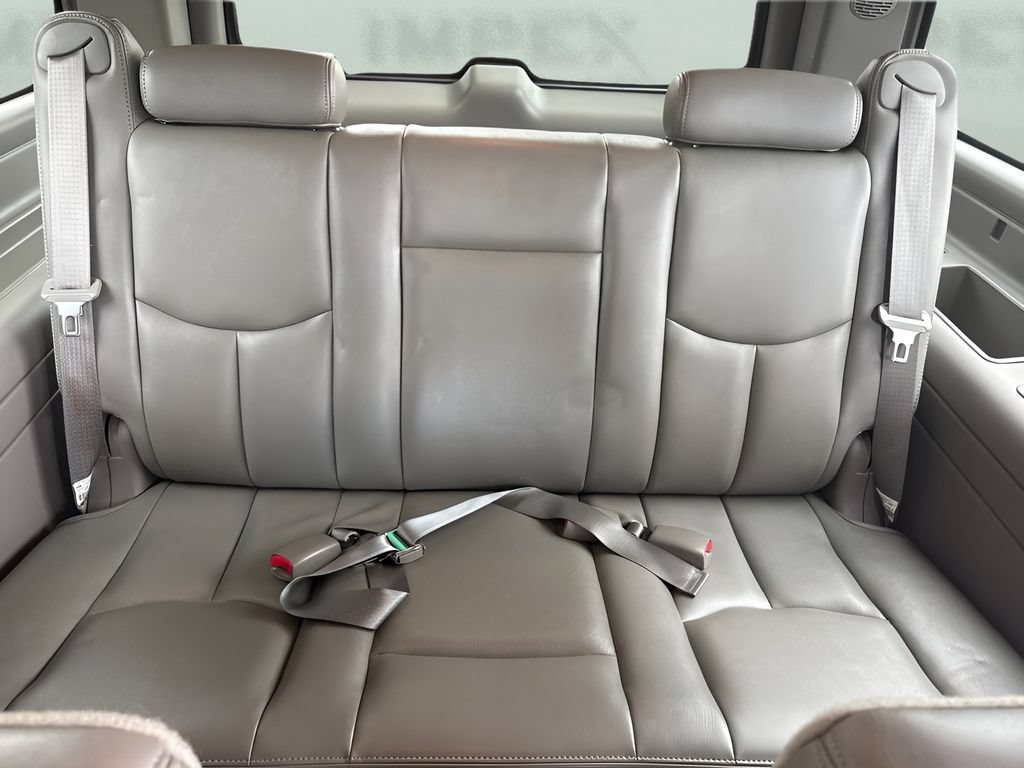 Used 2005 GMC Yukon XL SLT w/ SLT Preferred Equipment Group RWD image 13