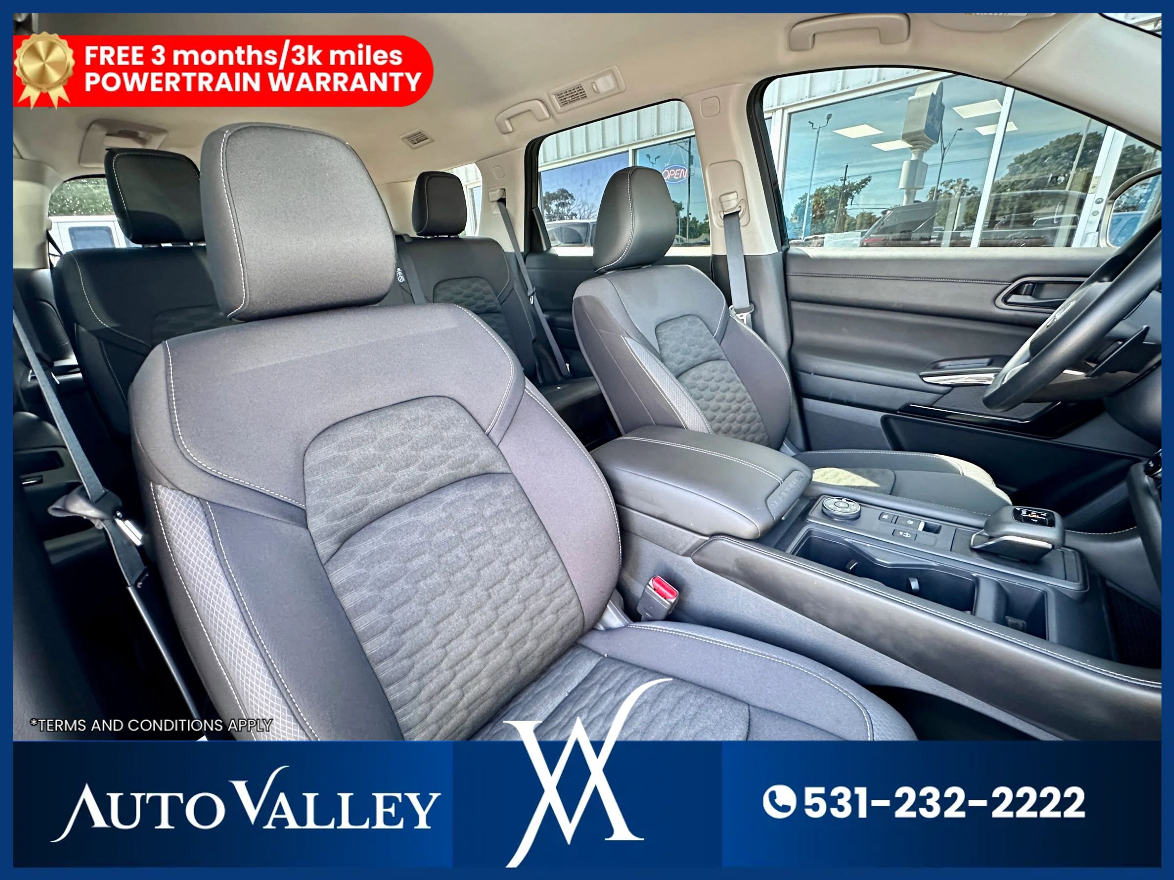 Used 2024 Nissan Pathfinder S image 17