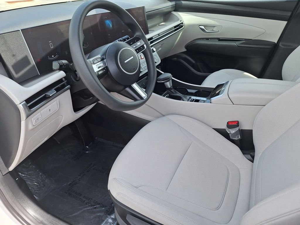 New 2025 Hyundai Tucson SE image 10