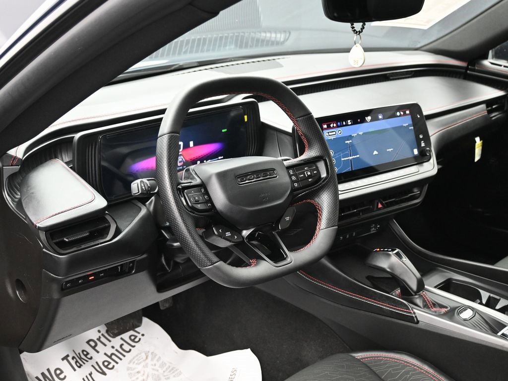 Used 2025 Dodge Charger R/T w/ Sun & Sound Package image 17
