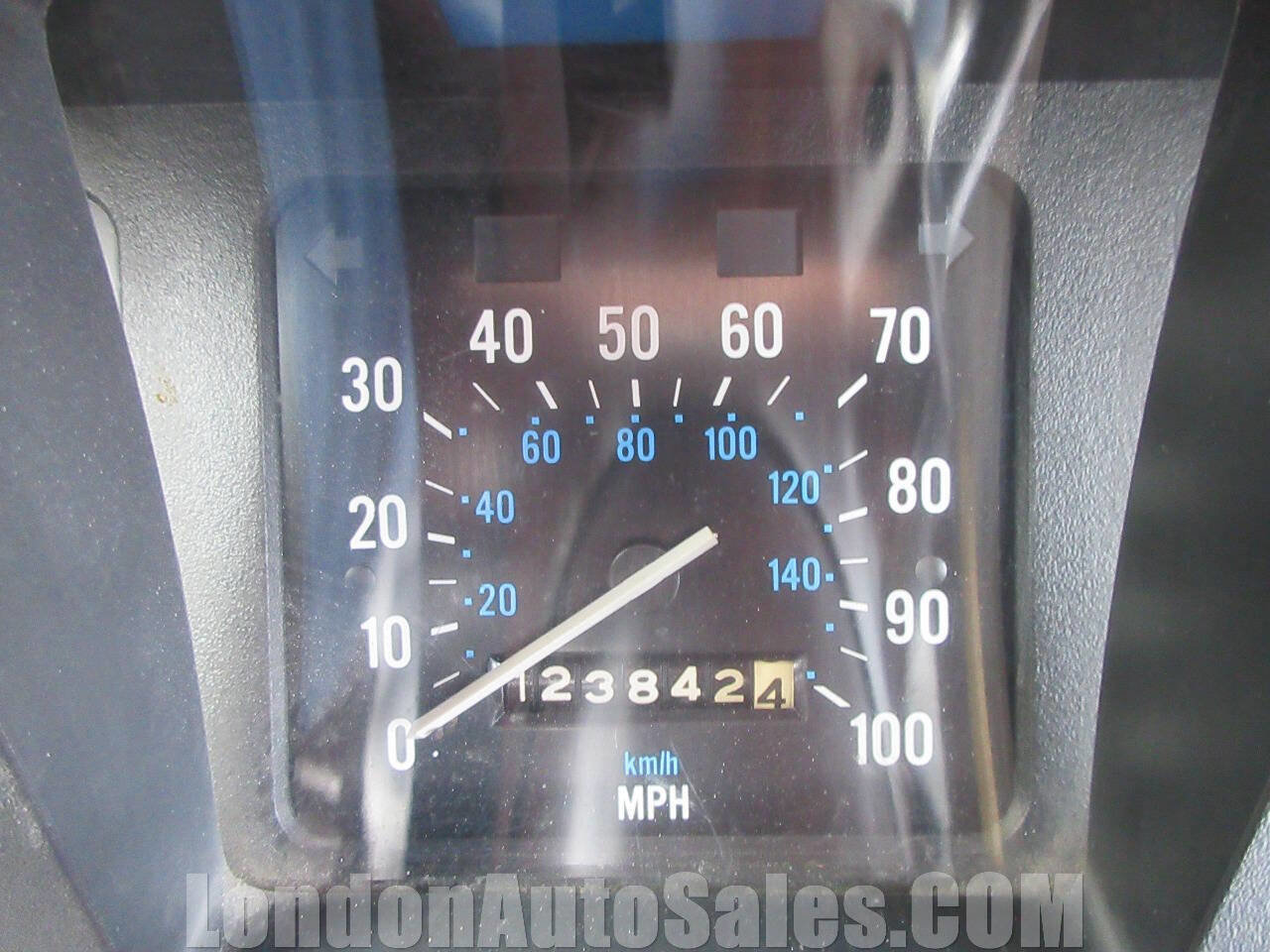 Used 1989 Jeep Grand Wagoneer image 9