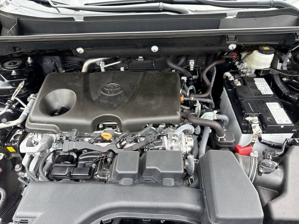 Used 2025 Toyota RAV4 LE AWD/4WD image 17