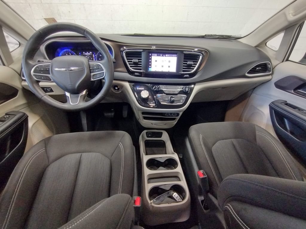 Used 2023 Chrysler Voyager LX FWD image 37