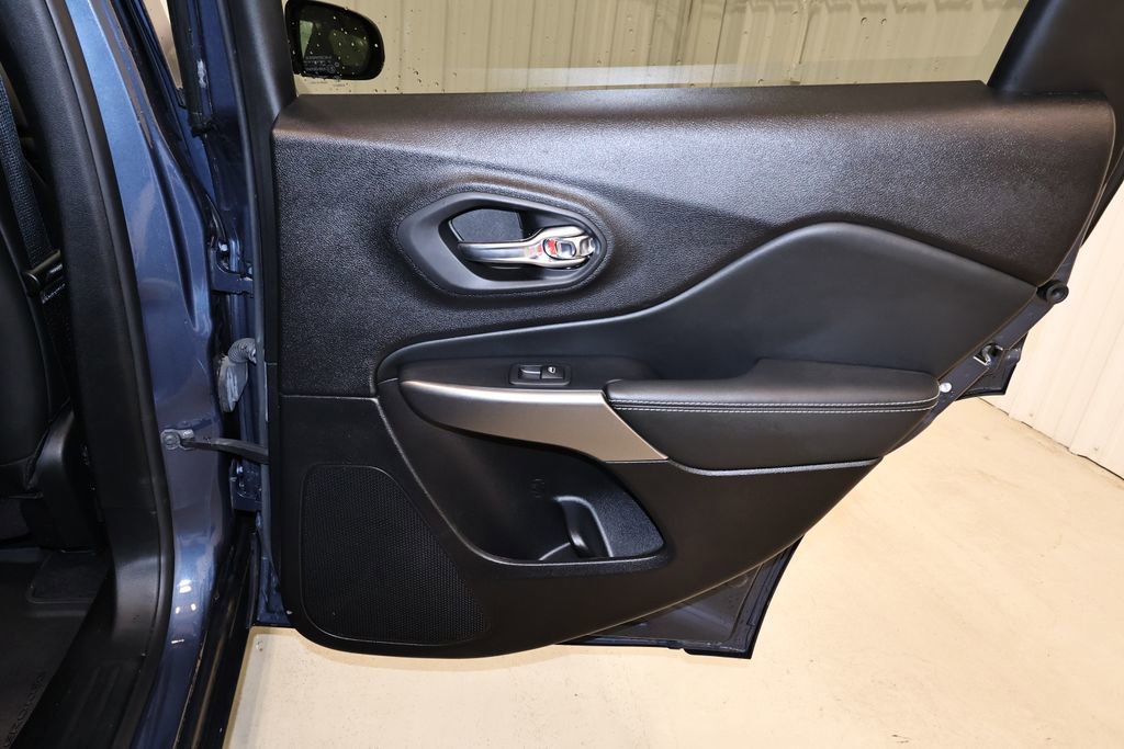 Used 2021 Jeep Cherokee Latitude Lux 80th Anniv w/ Quick Order Package 26U 80TH image 16