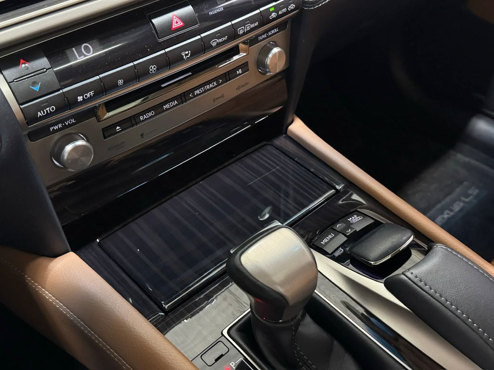 Used 2013 Lexus LS 460 w/ Comfort Pkg RWD image 21