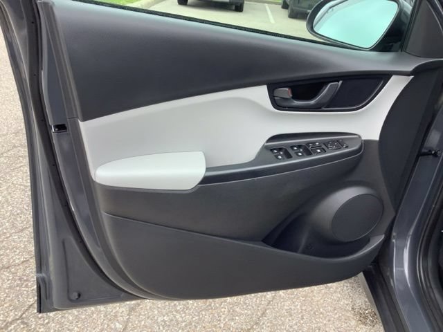Certified 2023 Hyundai Kona SEL FWD image 11
