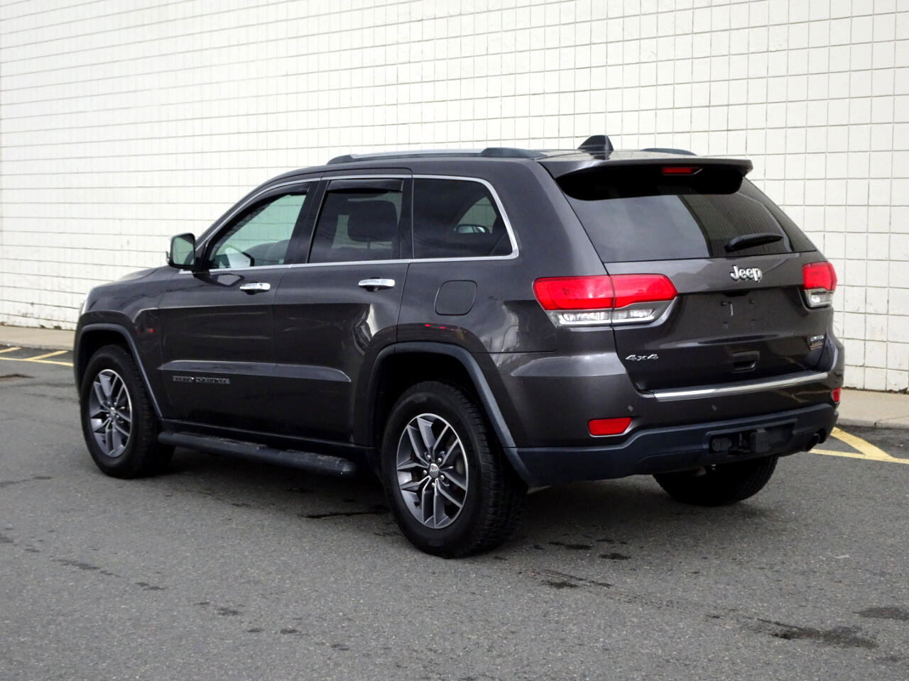 Used 2018 Jeep Grand Cherokee Limited w/ Trailer Tow Group IV image 5