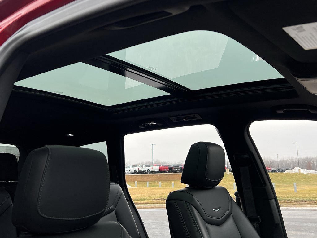 Used 2024 Cadillac XT6 Luxury image 30