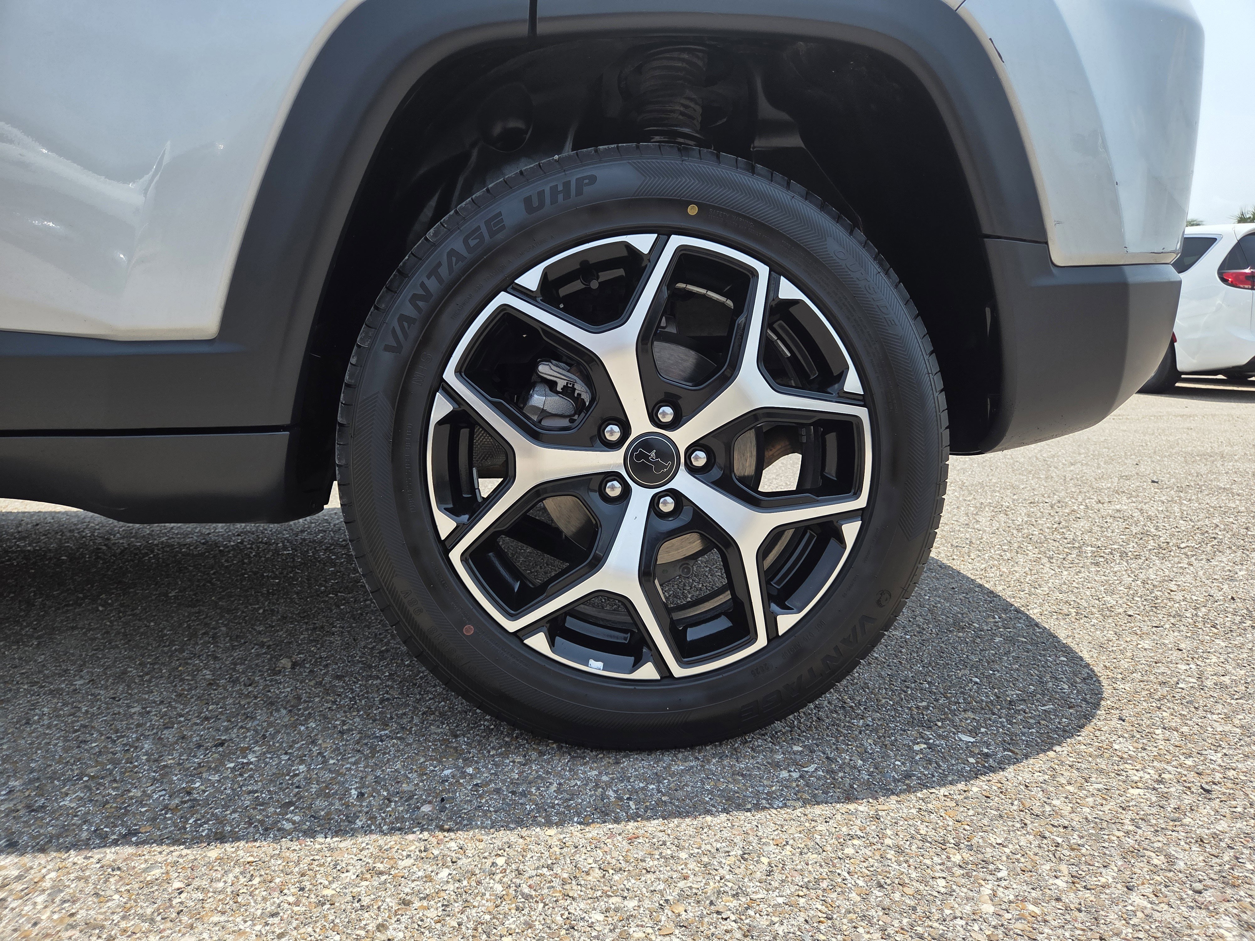 Used 2025 Jeep Compass Limited AWD/4WD image 9