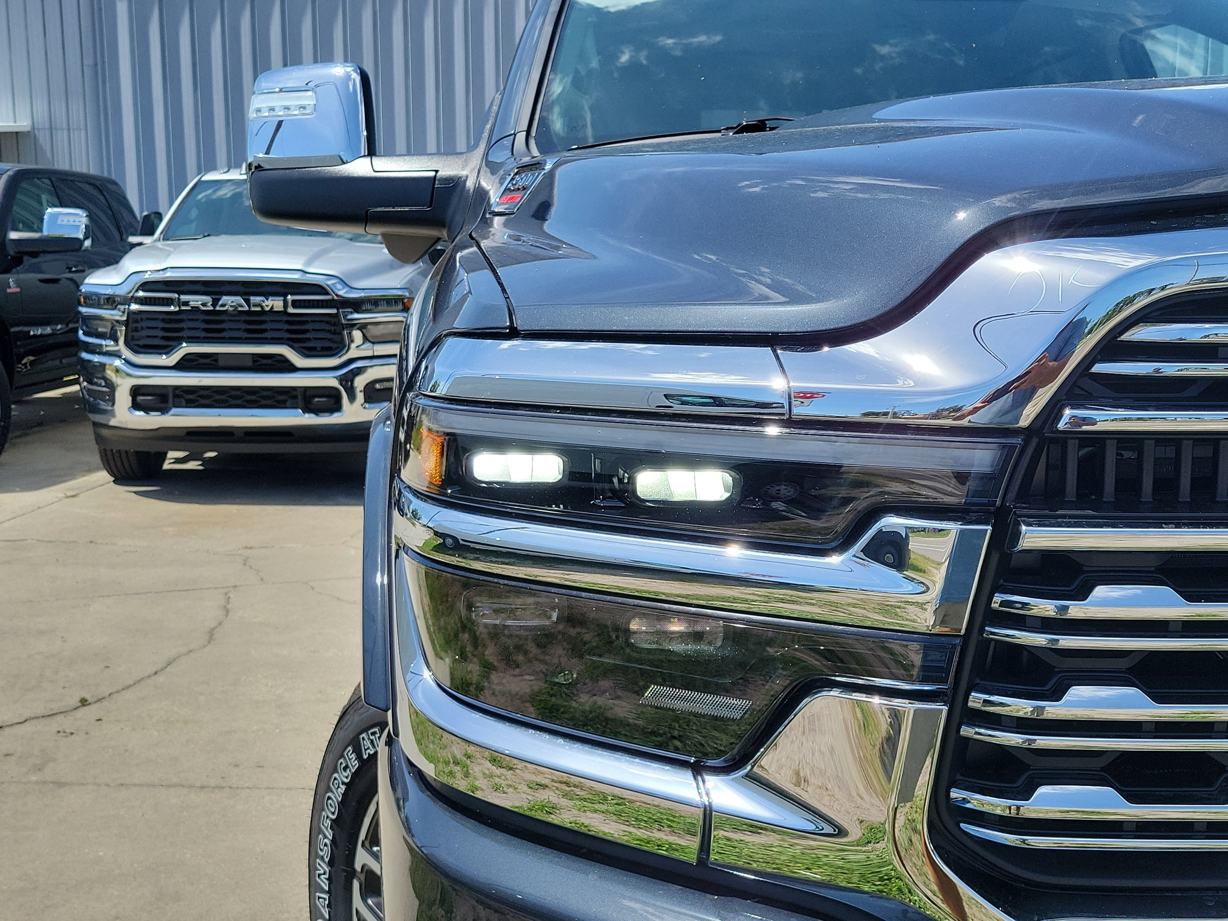 New 2026 RAM 2500 Limited AWD/4WD image 7