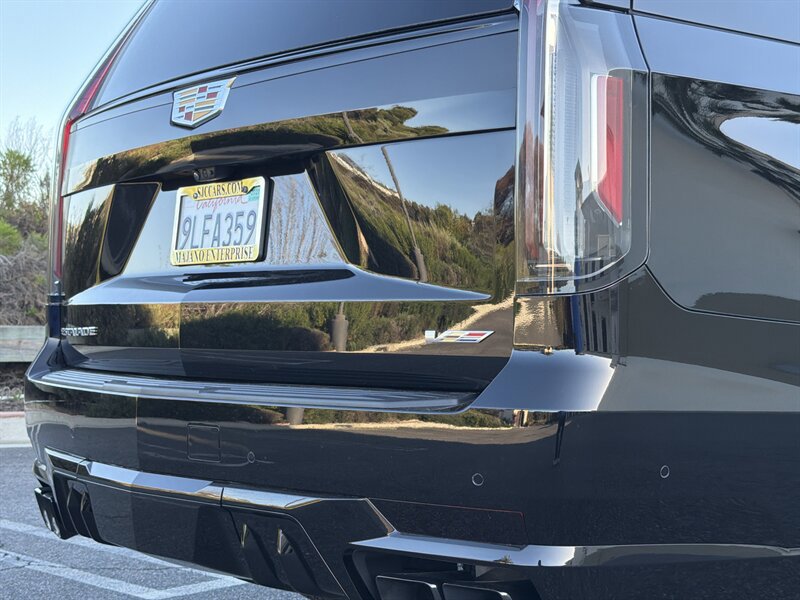 Used 2024 Cadillac Escalade V image 31