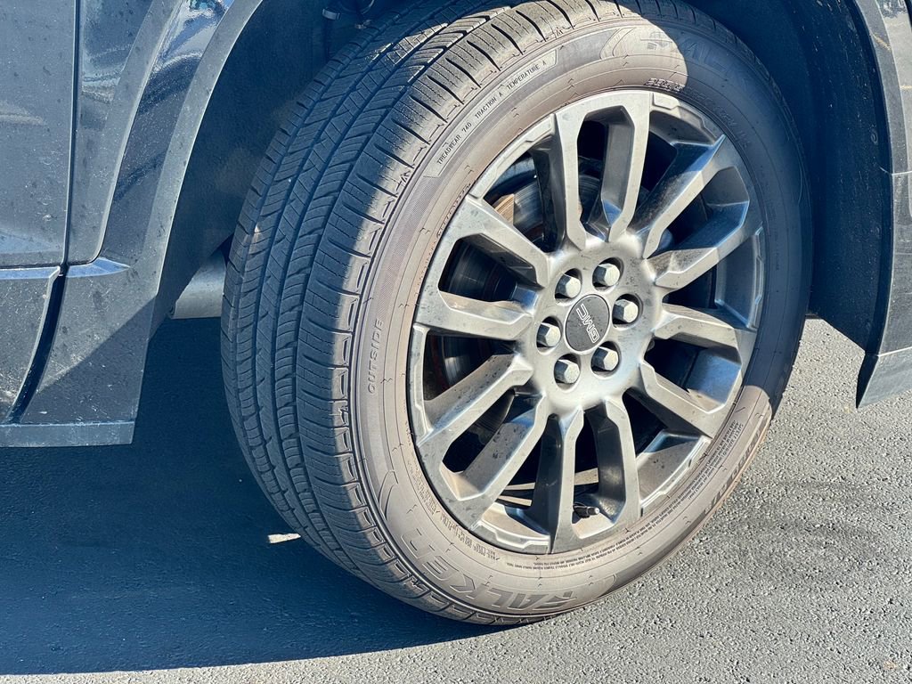 Used 2023 GMC Acadia Denali w/ Black Diamond Edition AWD/4WD image 9