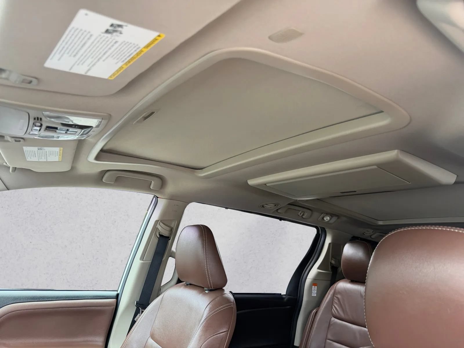 Used 2019 Toyota Sienna Limited Premium w/ Carpet Mat Package AWD/4WD image 17
