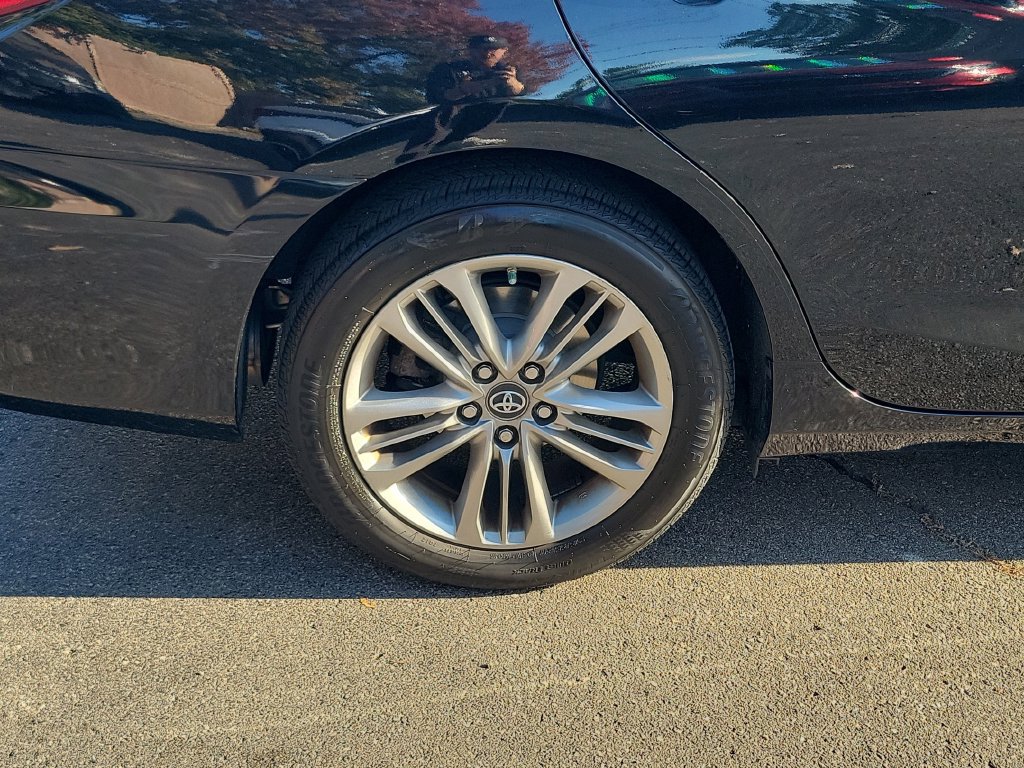Used 2016 Toyota Camry SE FWD image 8
