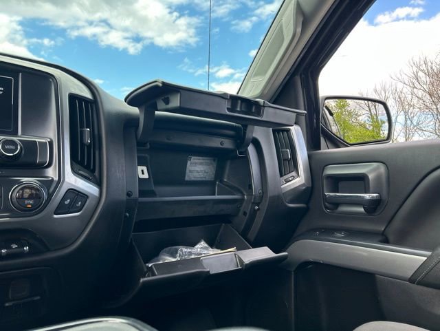 Used 2018 Chevrolet Silverado 1500 LT w/ Midnight Edition AWD/4WD image 18