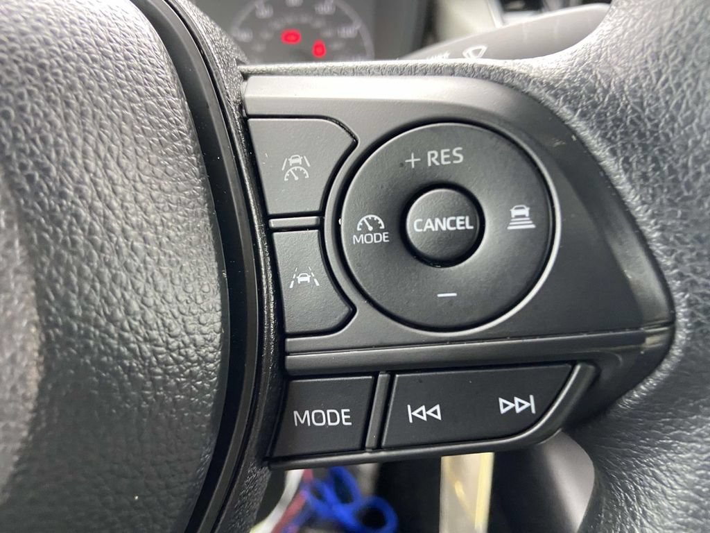Used 2025 Toyota Corolla LE FWD image 32