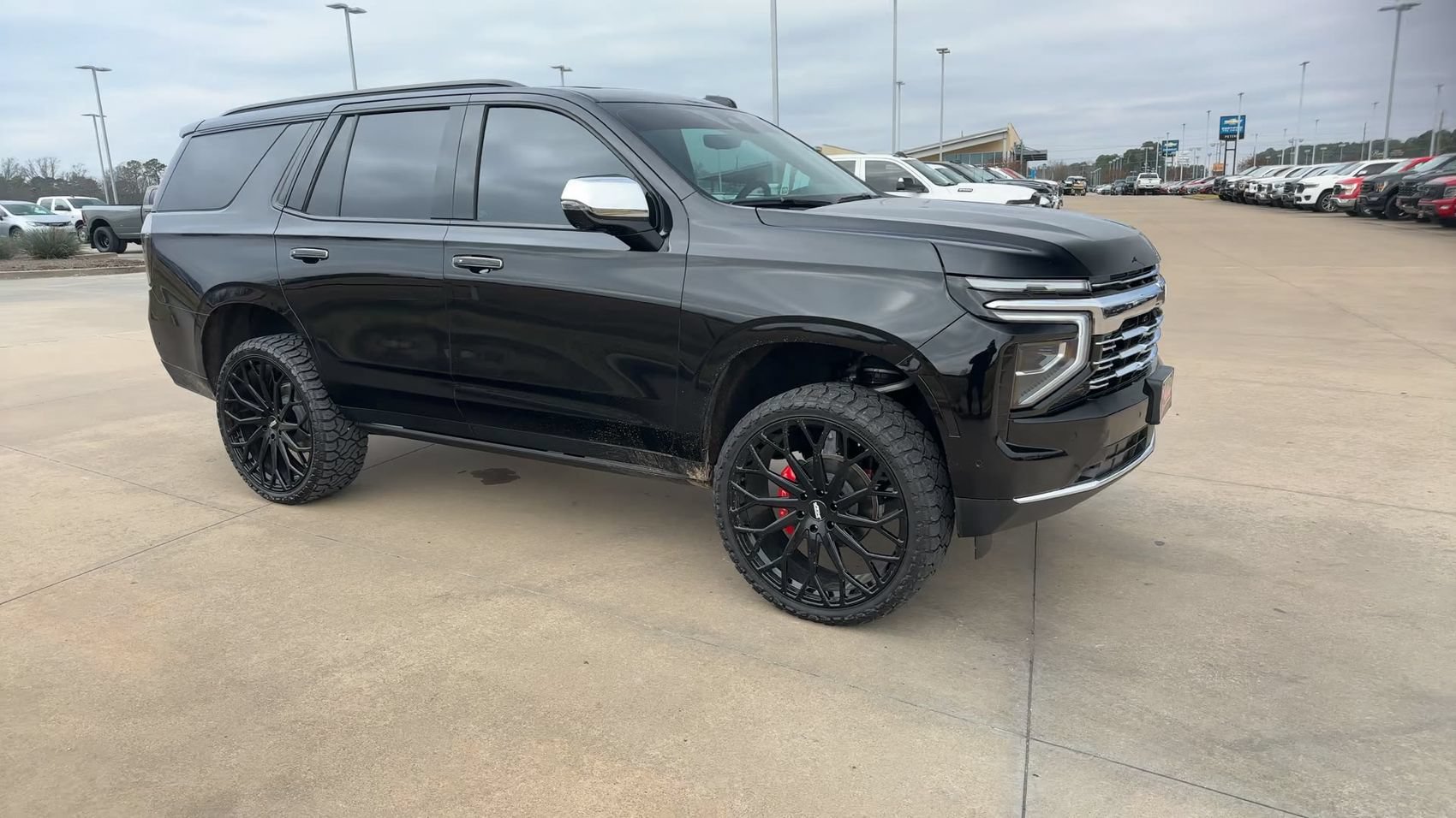 Used 2025 Chevrolet Tahoe Premier RWD image 3