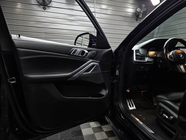 Used 2023 BMW X6 xDrive40i AWD/4WD image 35