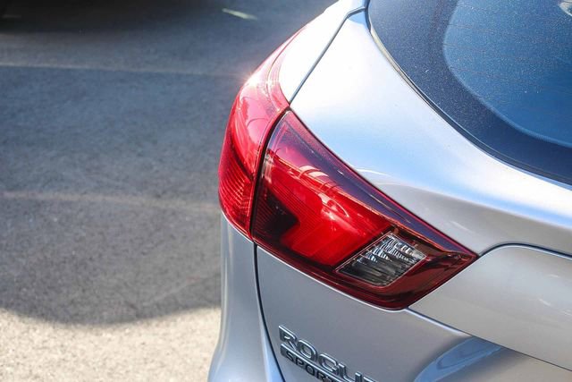 Used 2018 Nissan Rogue Sport SV image 8