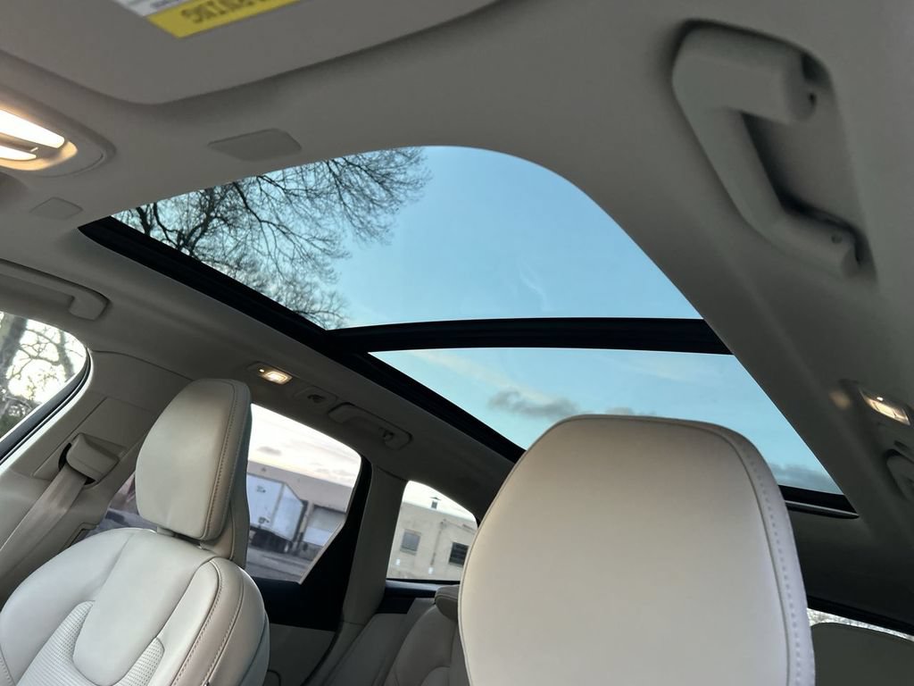 New 2026 Volvo XC60 T8 Ultra w/ Climate Package AWD/4WD image 24