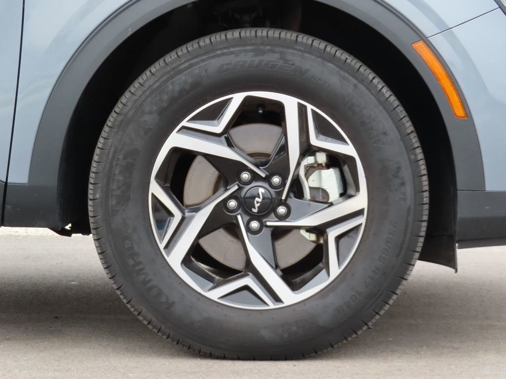 Certified 2025 Kia Sportage LX image 9