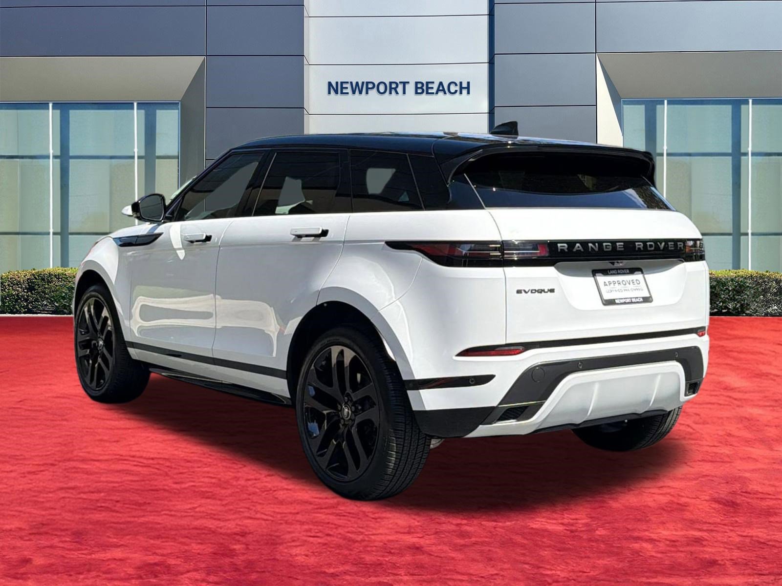 Certified 2026 Land Rover Range Rover Evoque Dynamic SE AWD/4WD image 3