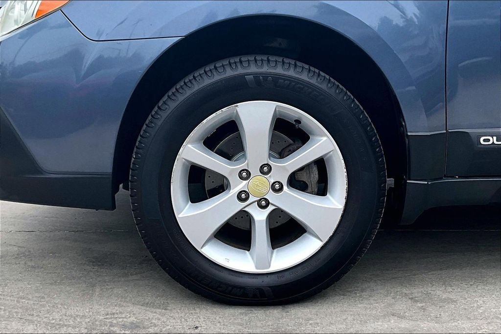 Used 2014 Subaru Outback 2.5i Premium w/ Moonroof Package AWD/4WD image 8