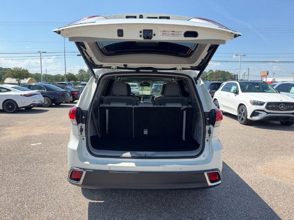 Used 2019 Toyota Highlander Limited FWD image 25