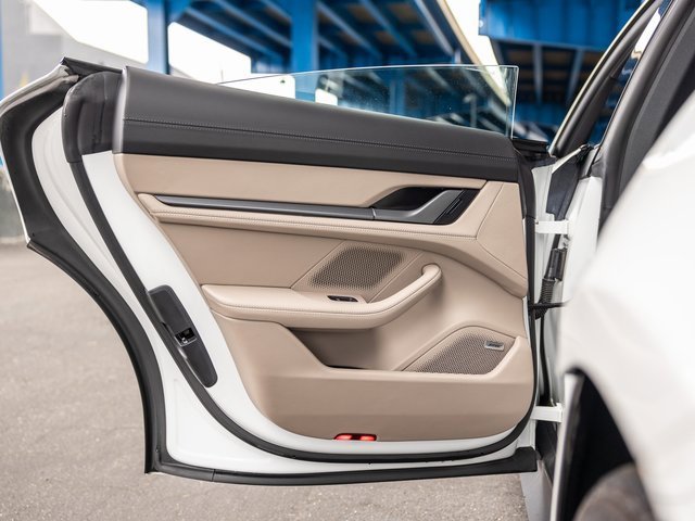New 2025 Porsche Taycan image 41