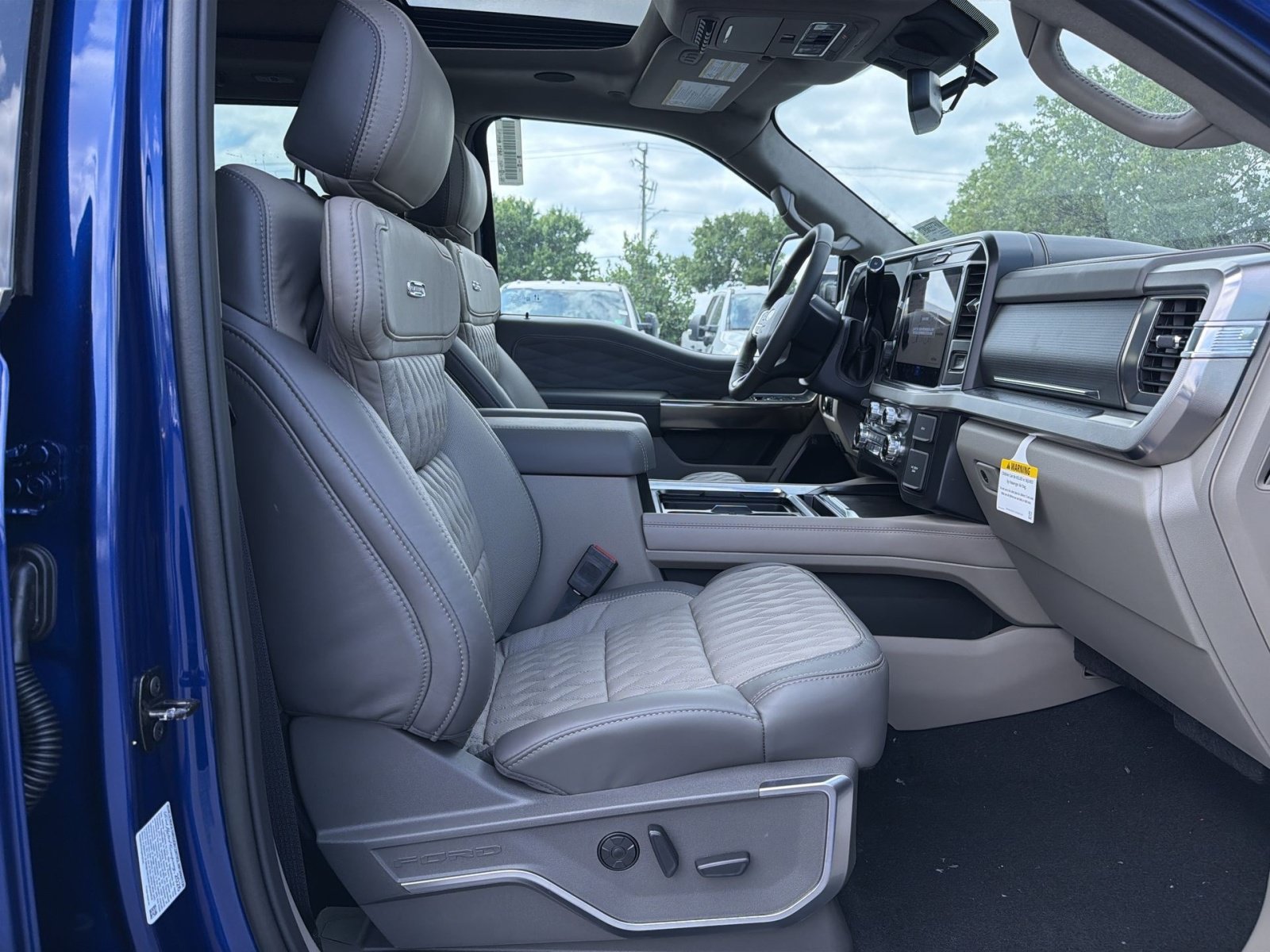 New 2026 Ford F350 Platinum w/ Platinum Plus Package AWD/4WD image 26