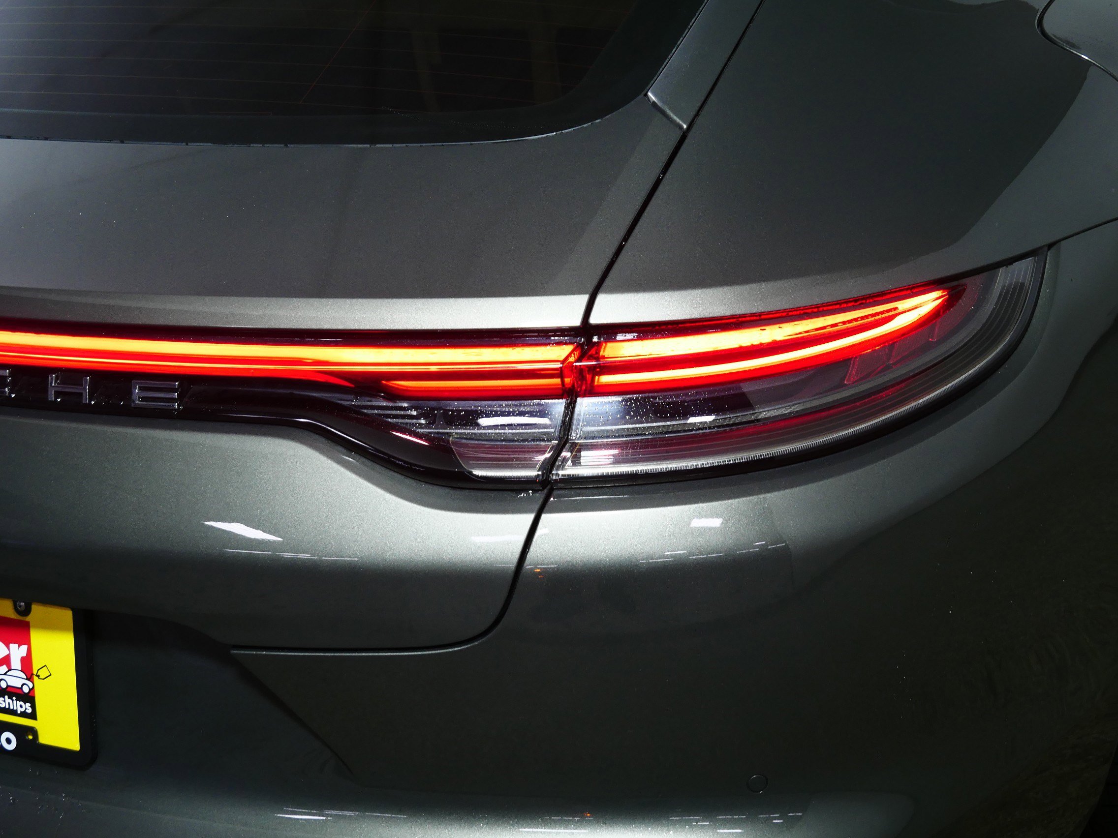 Used 2022 Porsche Panamera 4 image 17