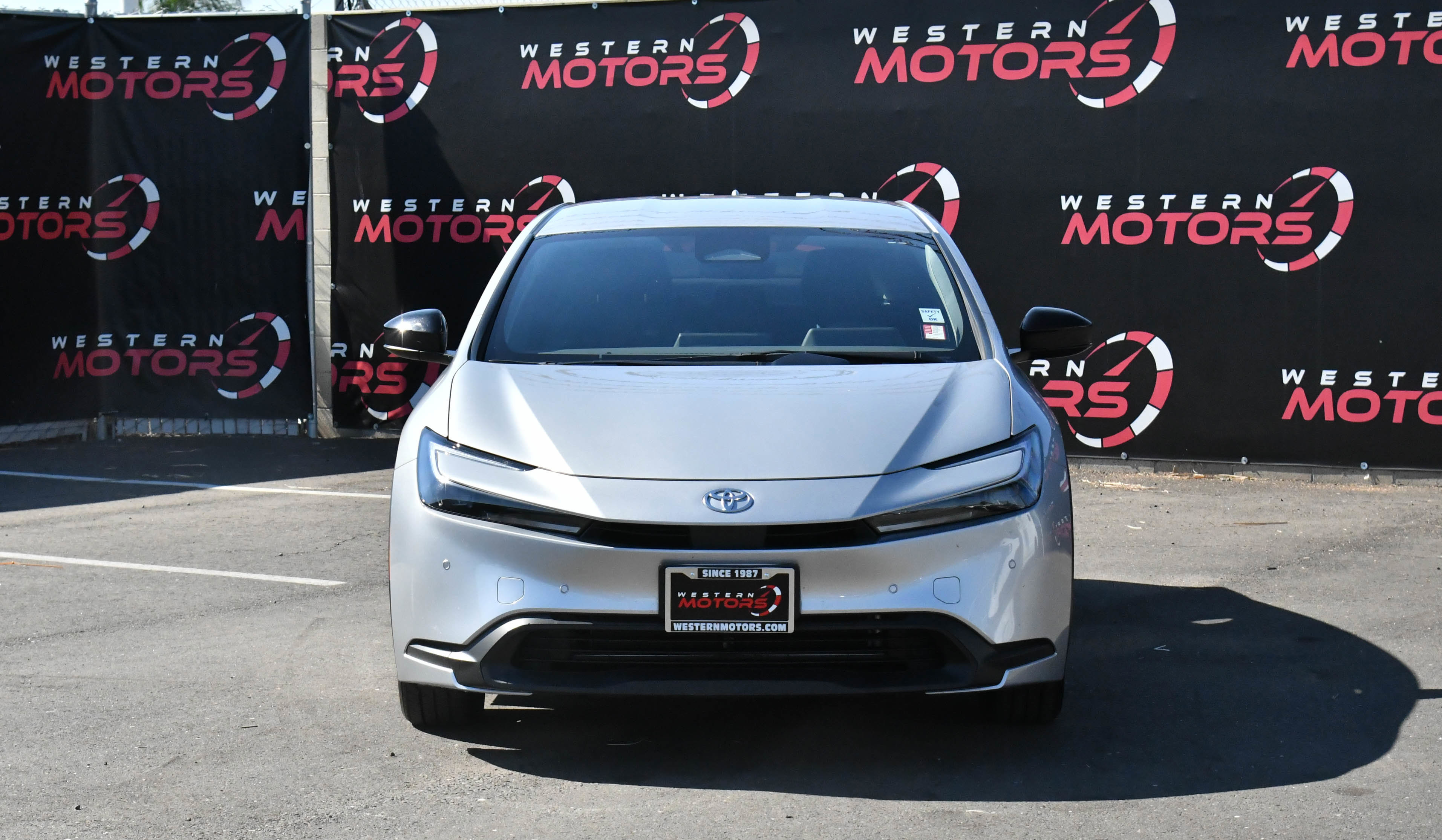 Used 2025 Toyota Prius LE image 2