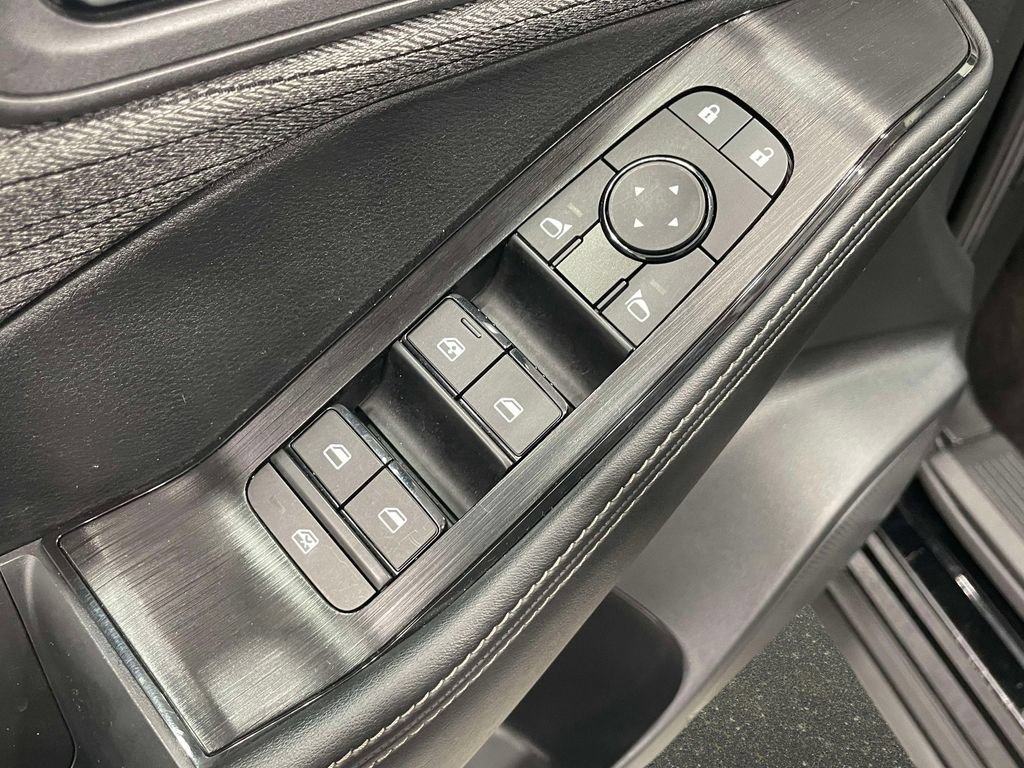 Used 2023 Nissan Rogue SV AWD/4WD image 18