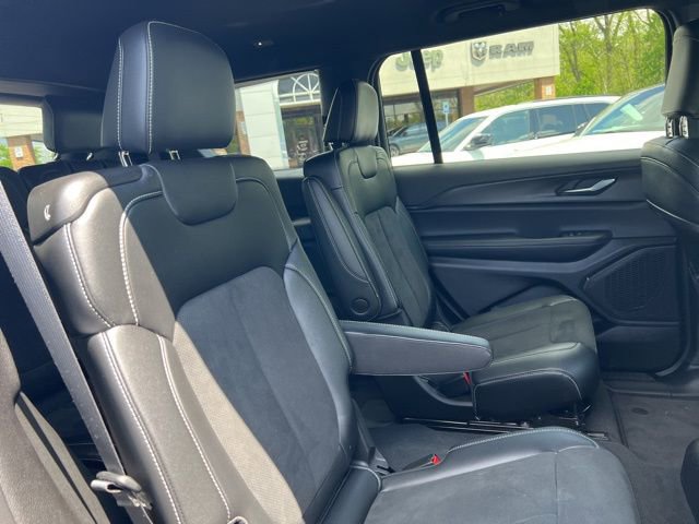 Used 2025 Jeep Grand Cherokee L Altitude AWD/4WD image 27