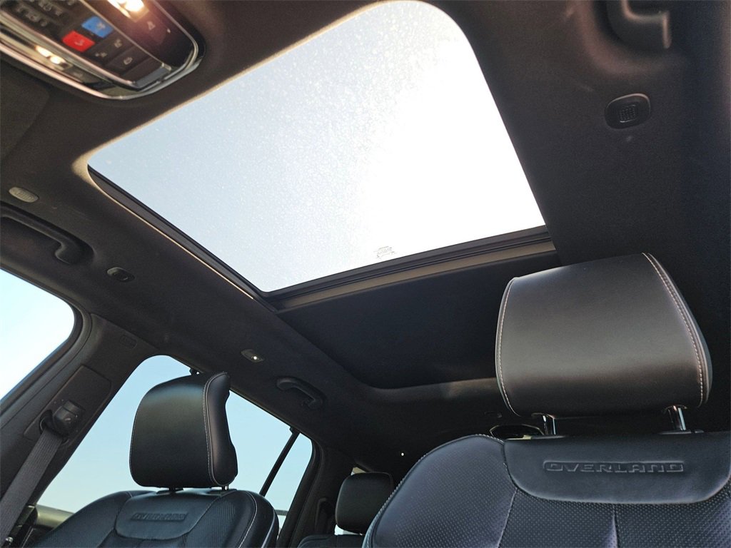 Used 2021 Jeep Grand Cherokee L Overland w/ Advanced Protech Group III image 22