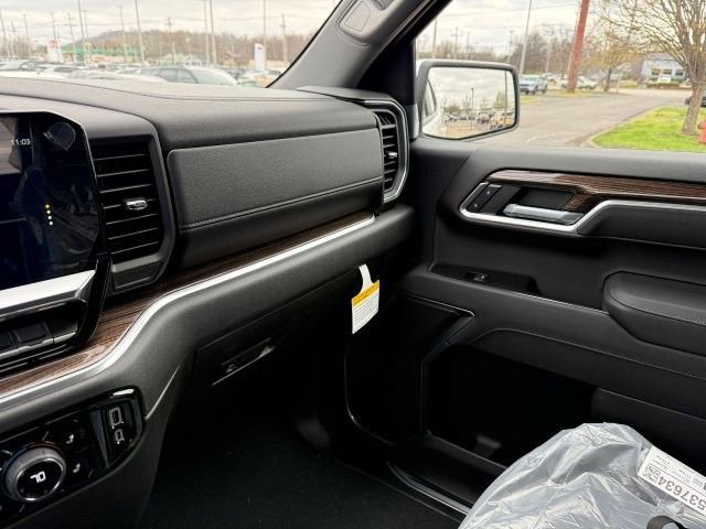 New 2026 Chevrolet Silverado 1500 LT image 18