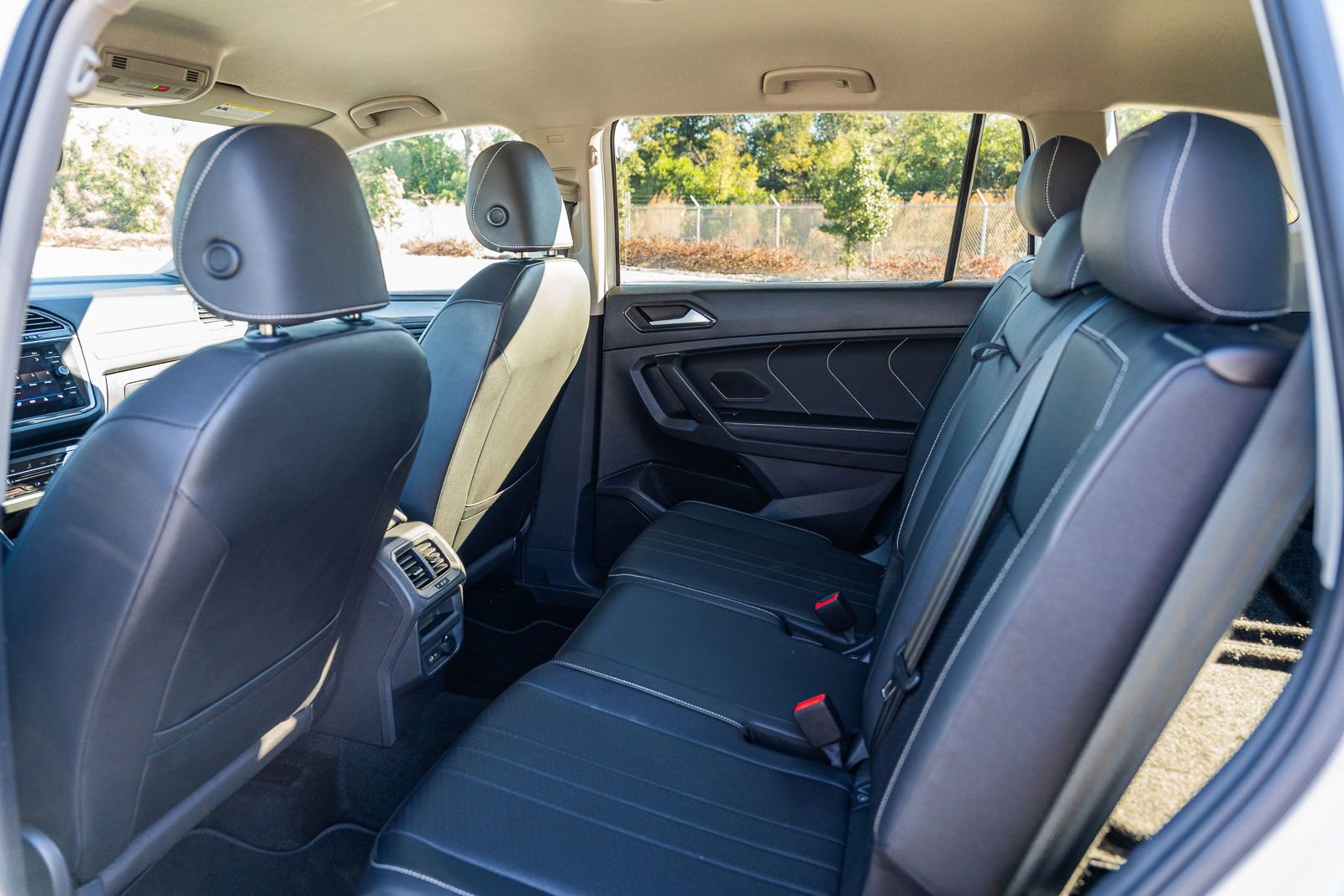 Used 2023 Volkswagen Tiguan SE image 16