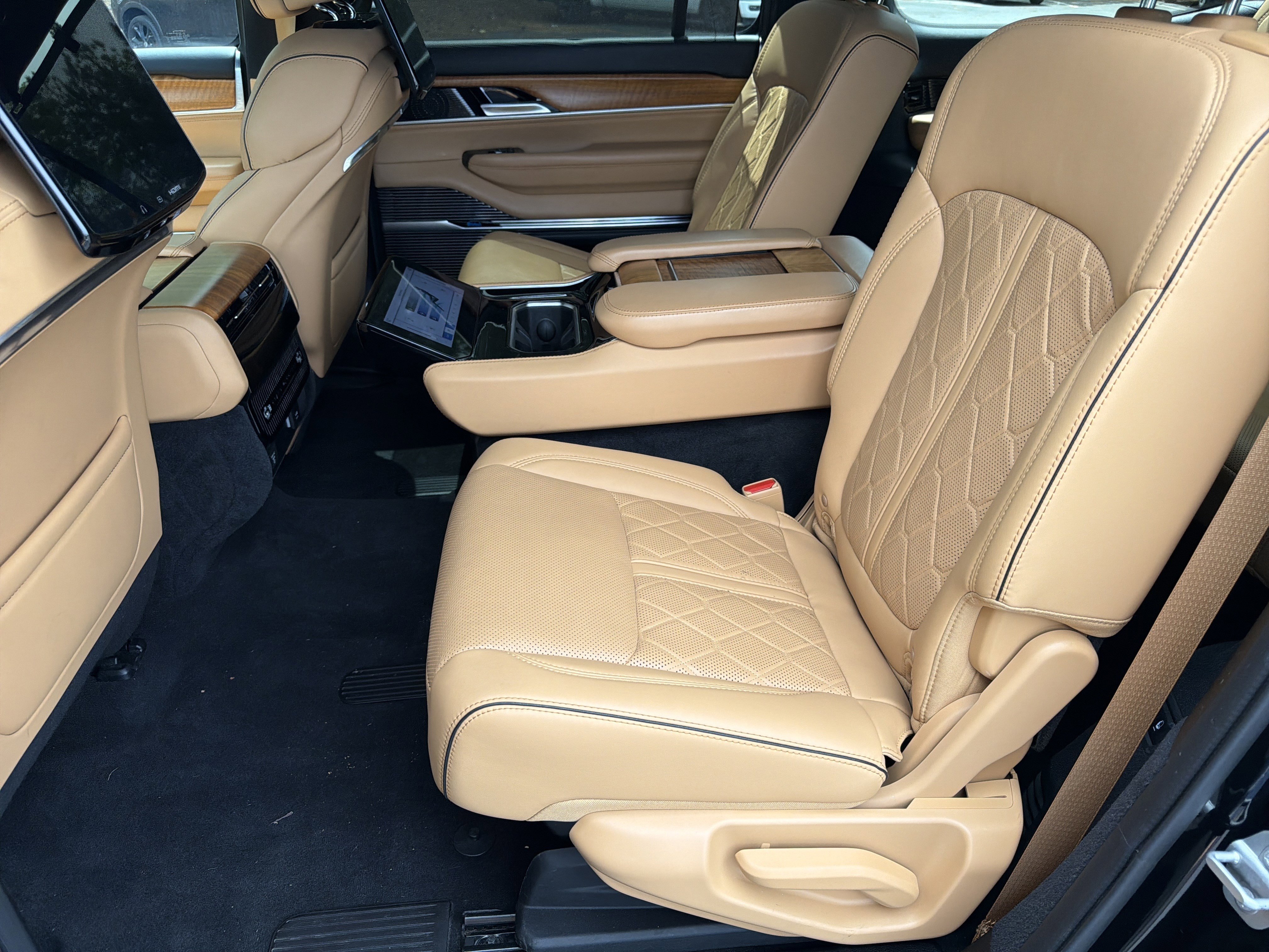 Used 2025 Jeep Grand Wagoneer Series III w/ Rear Seat Video Group 1 image 26