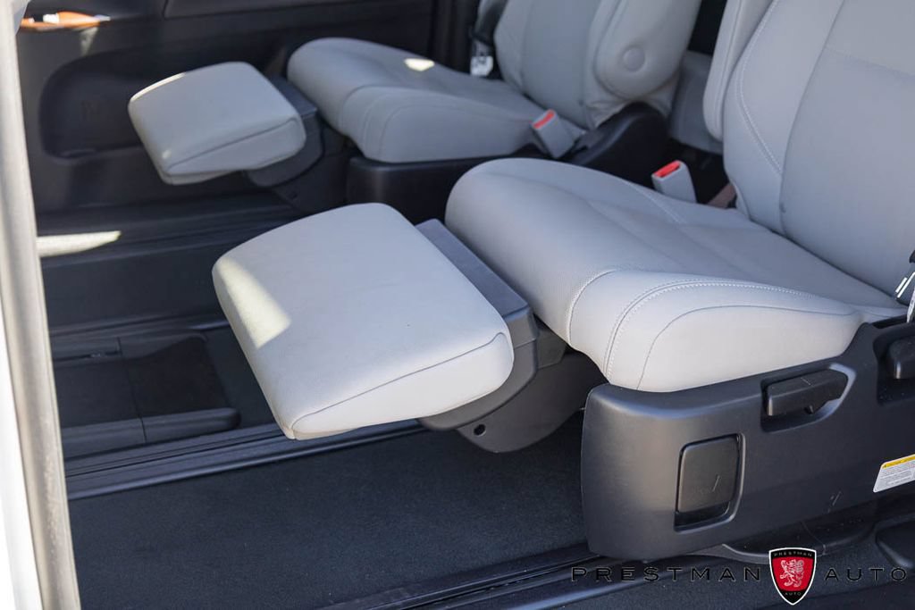 Used 2020 Toyota Sienna Limited FWD image 40