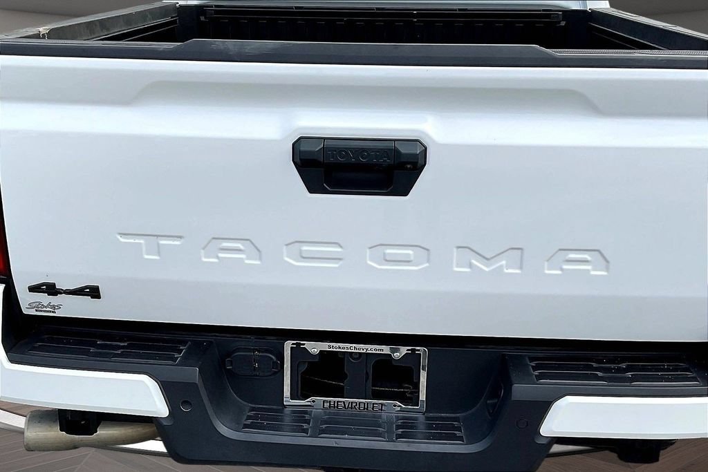 Used 2024 Toyota Tacoma SR5 w/ SR5 Upgrade Package AWD/4WD image 27