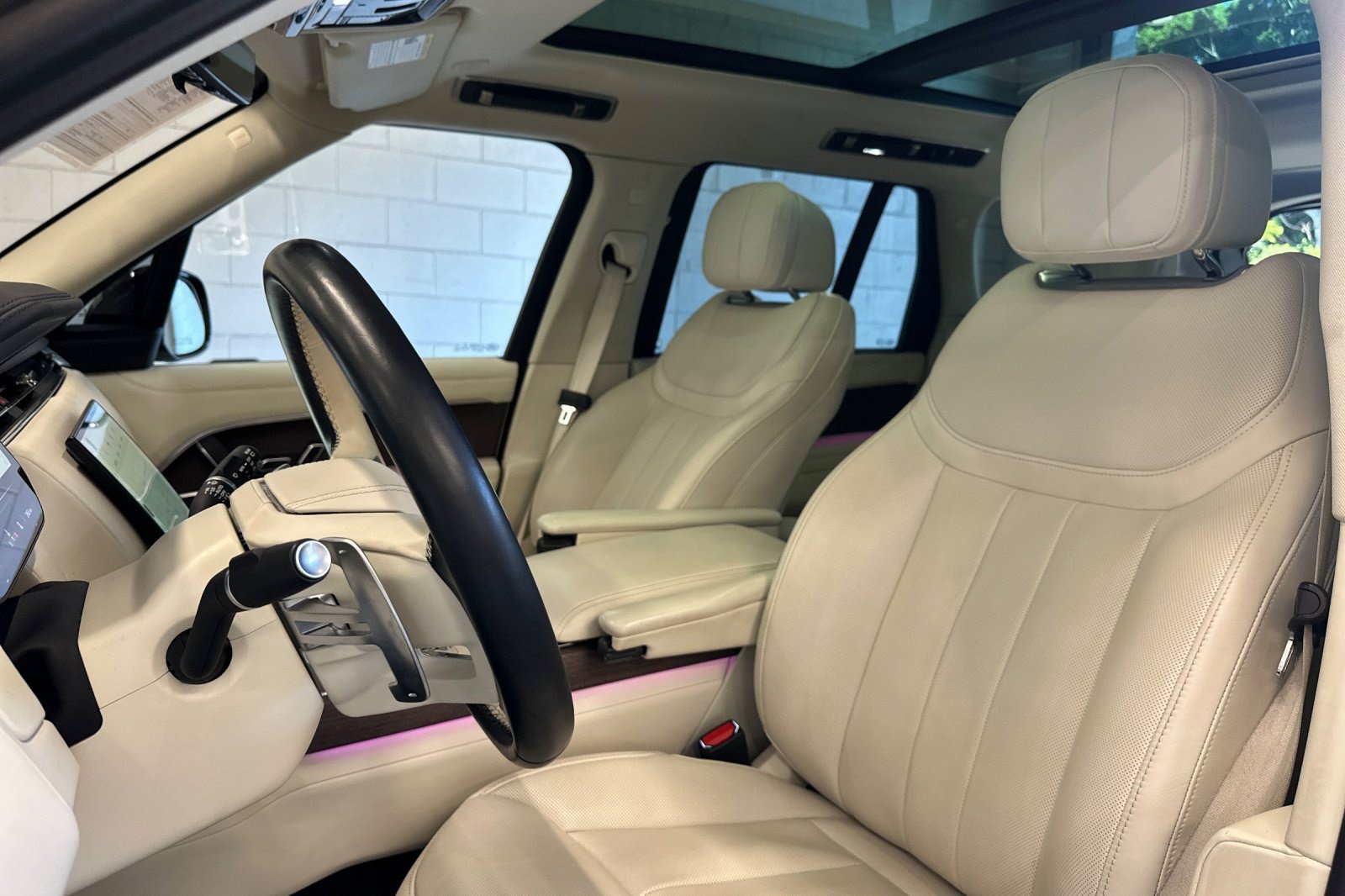 Used 2023 Land Rover Range Rover SE AWD/4WD image 5