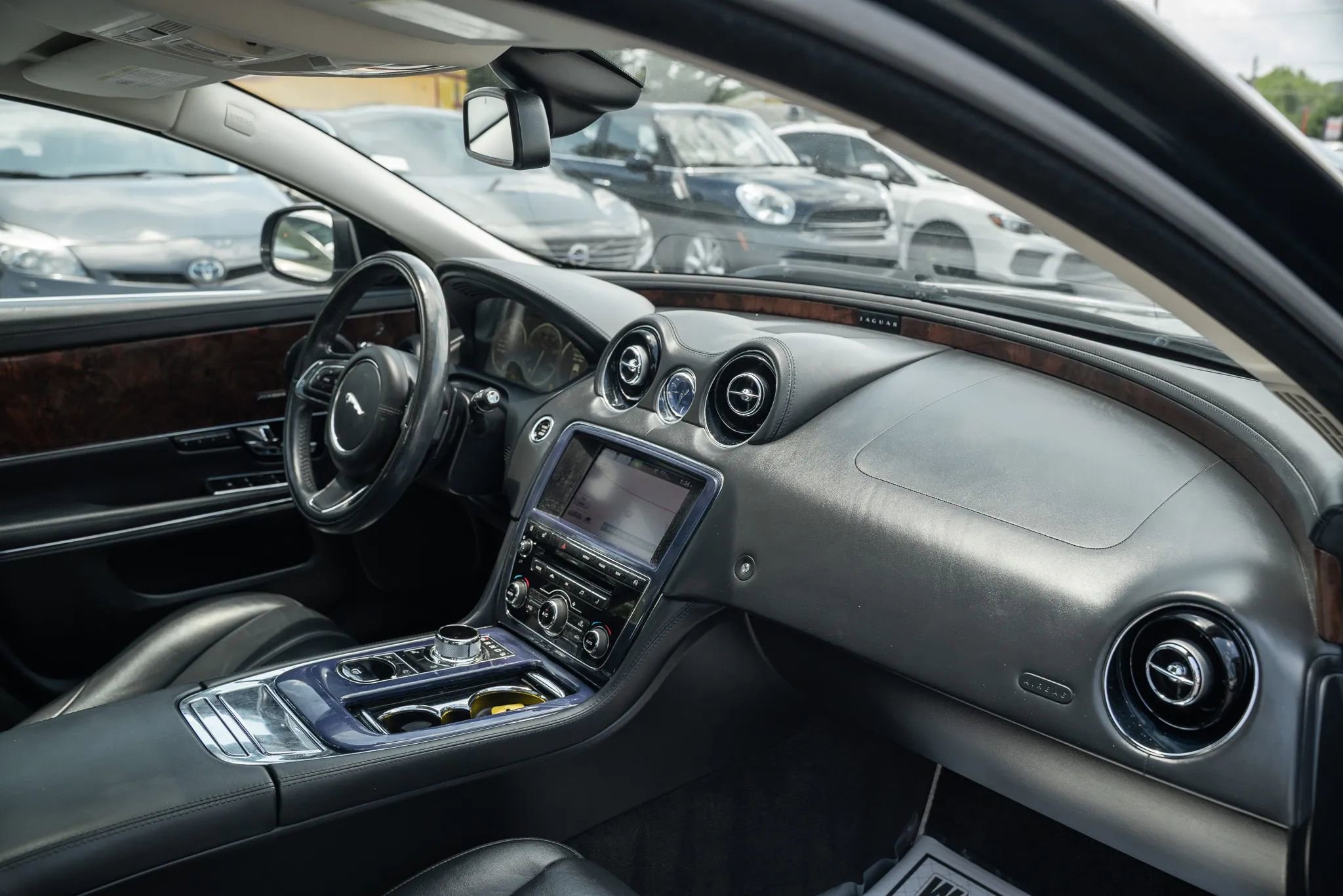 Used 2013 Jaguar XJ AWD image 14