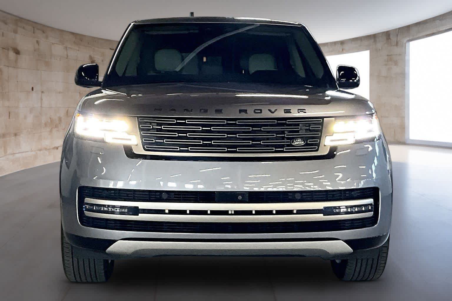 Used 2024 Land Rover Range Rover Long Wheelbase SE AWD/4WD image 2