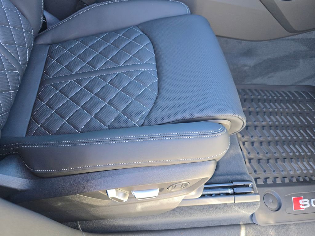 New 2026 Audi SQ7 Premium Plus AWD/4WD image 19
