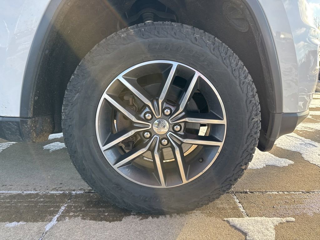 Used 2017 Jeep Grand Cherokee Limited image 33